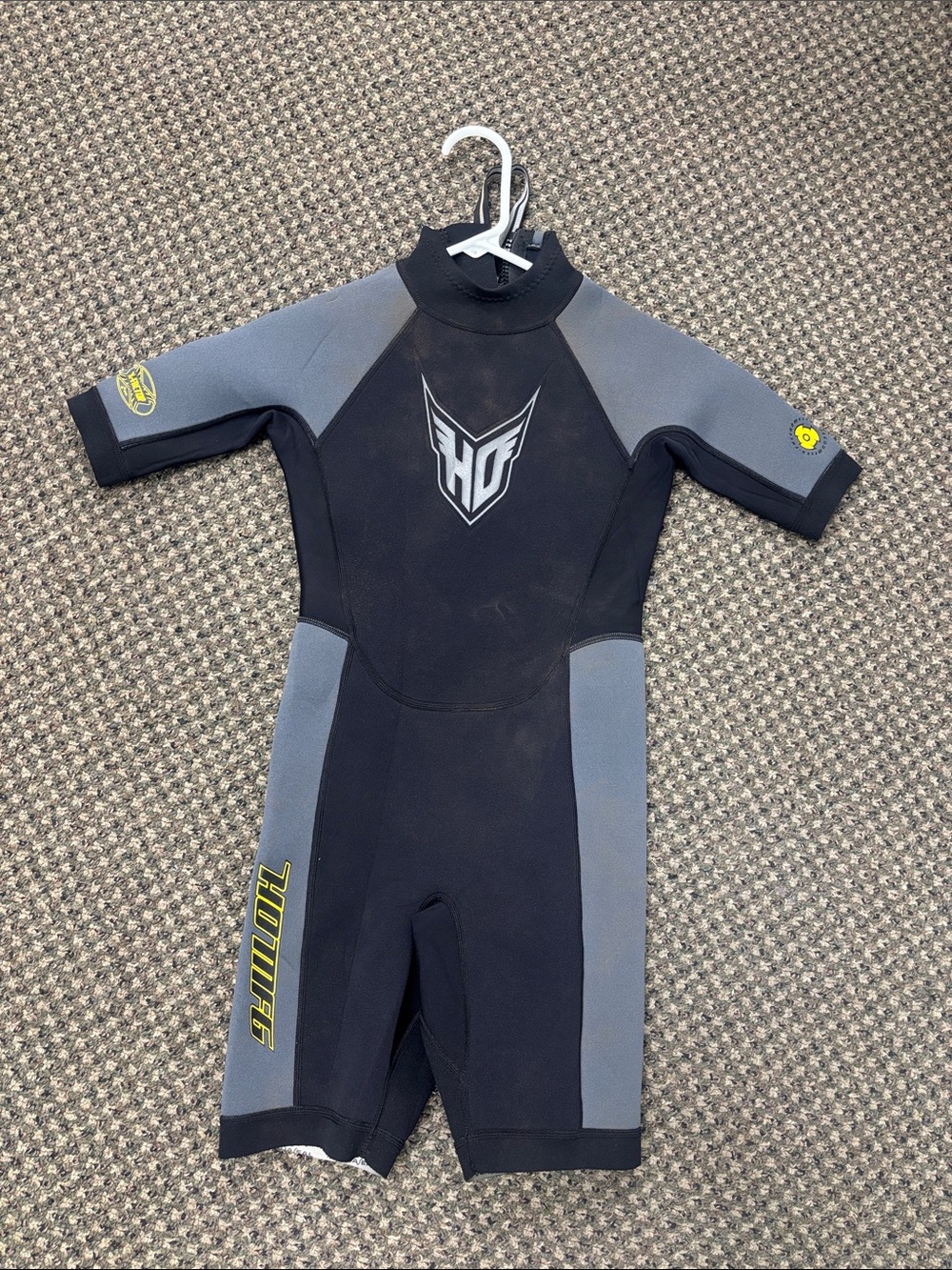 TYR Kids Short Sleeve Rashguard Wetsuit - Black & Gray with Yellow Accents